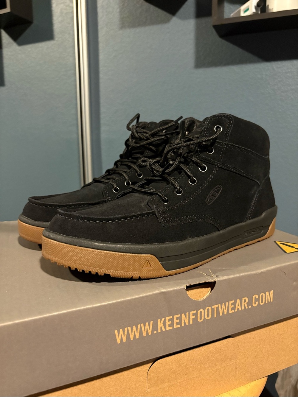 Keen Men's Black Chukka Boots with Gum Outsole